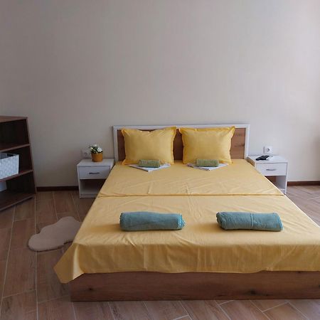Krimski Apartment - Free Private Parking Warna Exterior foto